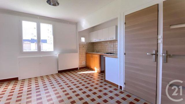 Appartement T3 à louer - 3 pièces - 47,95 m2 - St Martin Le Vinoux - 38 - RHONE-ALPES
