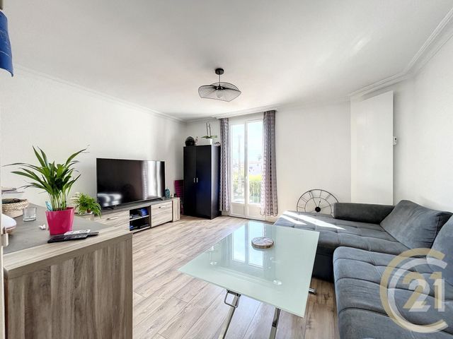 Appartement F3 à vendre - 3 pièces - 61 m2 - Cannes La Bocca - 06 - PROVENCE-ALPES-COTE-D-AZUR
