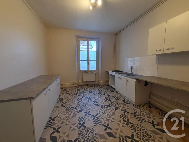 Appartement à louer - 4 pièces - 100 m2 - Fontainebleau - 77 - ILE-DE-FRANCE