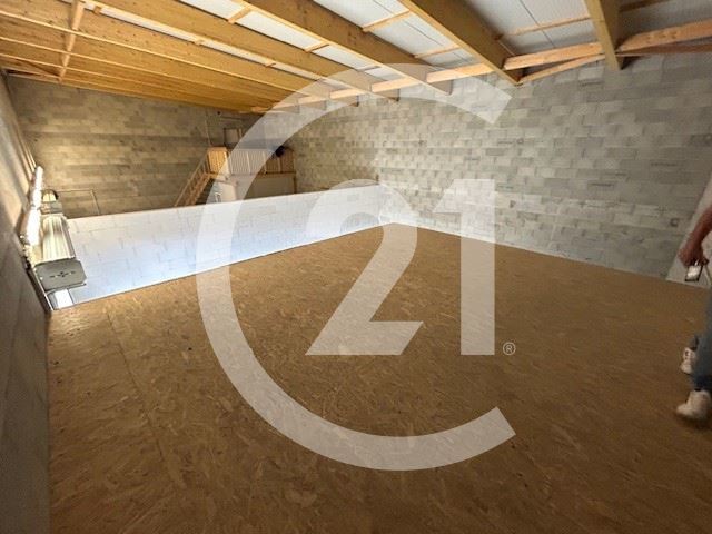 Local industriel à louer - 90.0 m2 - 26 - Drome