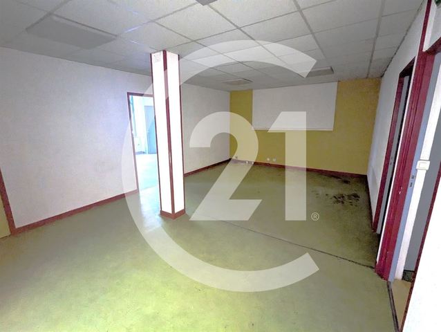 Local commercial à louer - 77.0 m2 - 26 - Drome