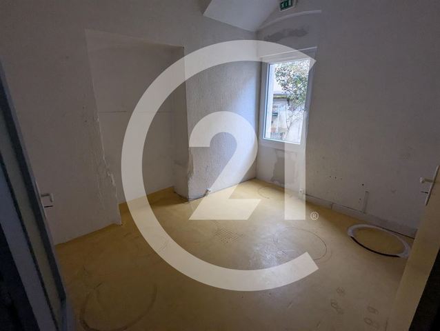 Local commercial à louer - 77.0 m2 - 26 - Drome