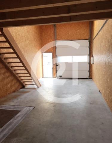 Local industriel à louer - 75.0 m2 - 26 - Drome