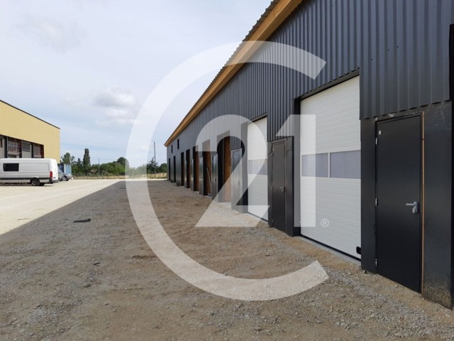 Local industriel à louer - 75.0 m2 - 26 - Drome