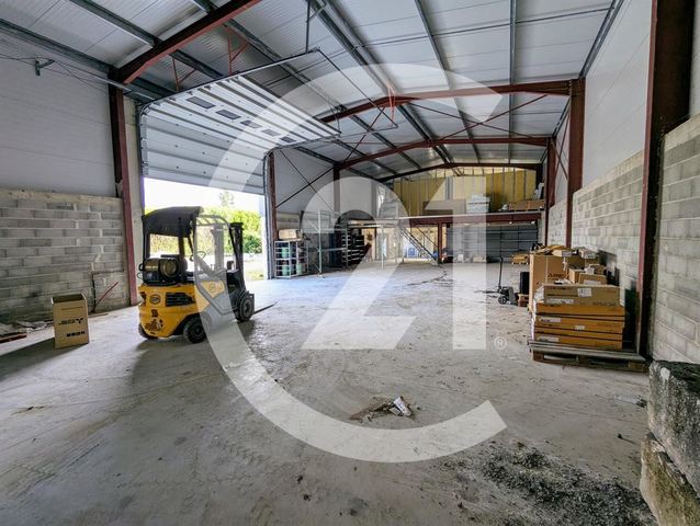 Local industriel à louer - 470.0 m2 - 26 - Drome