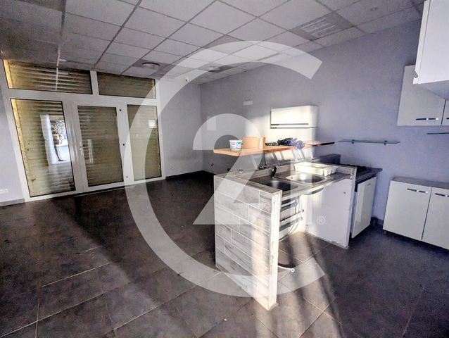 Local industriel à louer - 470.0 m2 - 26 - Drome