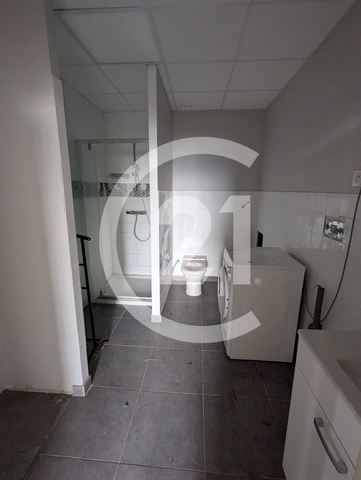 Local industriel à louer - 470.0 m2 - 26 - Drome