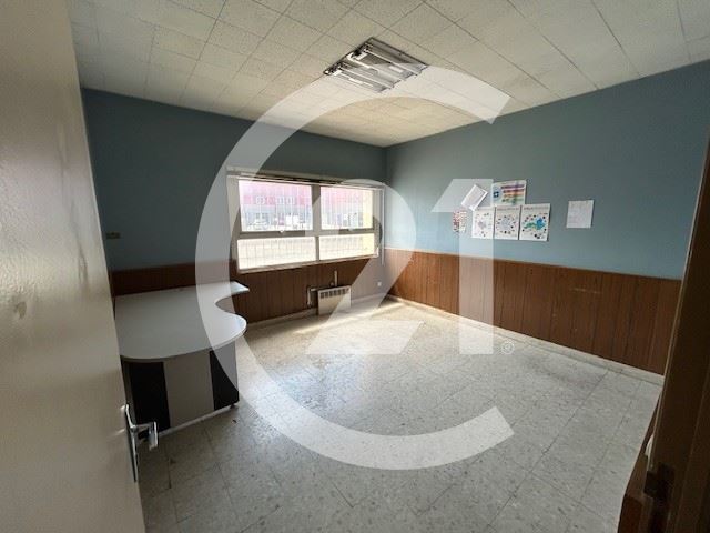 Local commercial à louer - 125.0 m2 - 26 - Drome