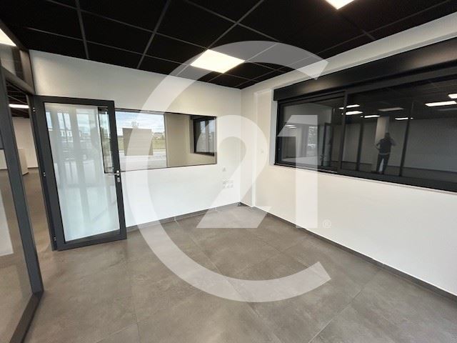 Local d'activité à louer - 170.0 m2 - 26 - Drome