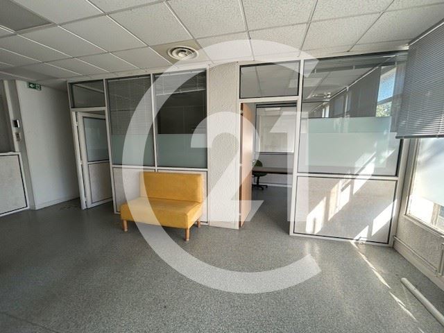 Local commercial à louer - 160.0 m2 - 26 - Drome