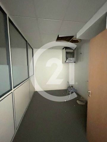 Local commercial à louer - 160.0 m2 - 26 - Drome