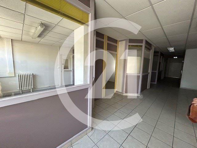 Local commercial à louer - 500.0 m2 - 26 - Drome