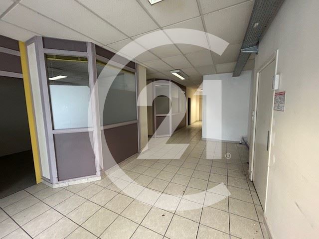 Local commercial à louer - 500.0 m2 - 26 - Drome