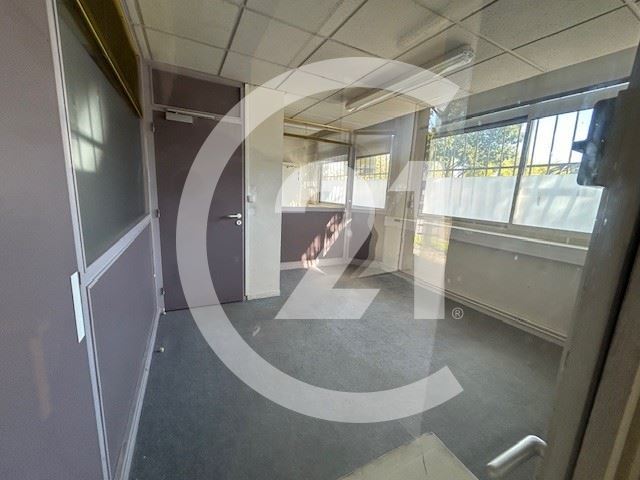 Local commercial à louer - 500.0 m2 - 26 - Drome