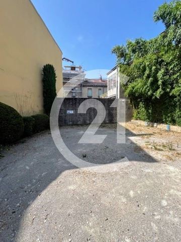 Local commercial à louer - 13.0 m2 - 26 - Drome
