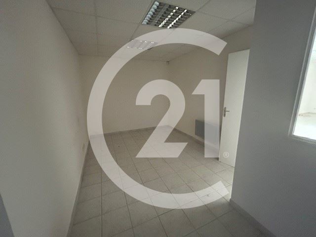 Local commercial à louer - 550.0 m2 - 26 - Drome