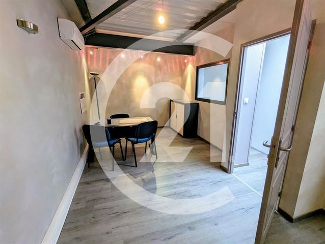 Local commercial à louer - 143.0 m2 - 26 - Drome