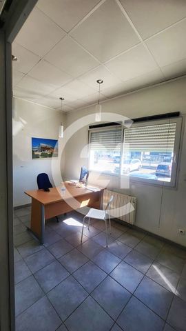 Local commercial à louer - 47.0 m2 - 26 - Drome