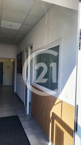 Local commercial à louer - 47.0 m2 - 26 - Drome