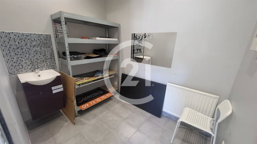 Local commercial à louer - 47.0 m2 - 26 - Drome