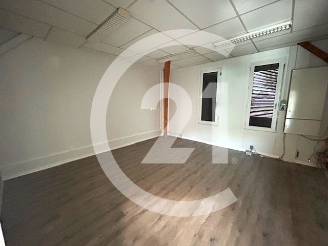 Local commercial à louer - 180.0 m2 - 26 - Drome