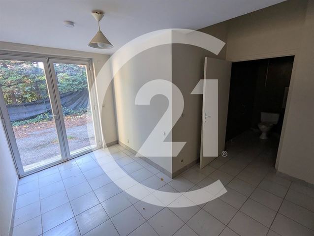 Local commercial à louer - 60.0 m2 - 26 - Drome