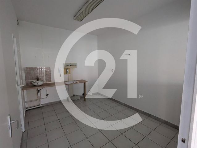 Local commercial à louer - 60.0 m2 - 26 - Drome