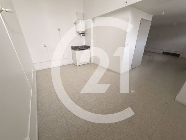 Local commercial à louer - 51.0 m2 - 26 - Drome
