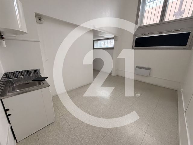 Local commercial à louer - 51.0 m2 - 26 - Drome
