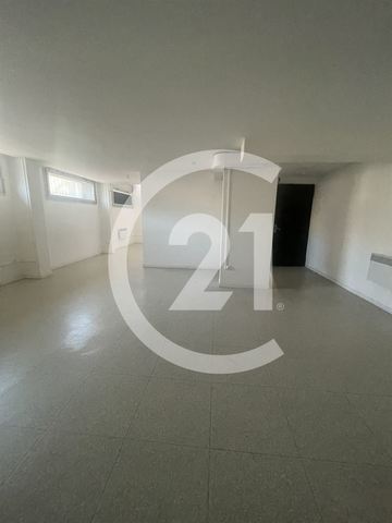 Local commercial à louer - 51.0 m2 - 26 - Drome