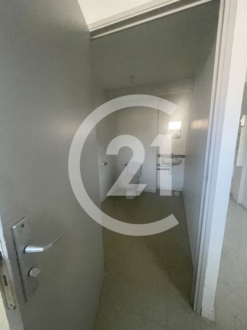 Local commercial à louer - 51.0 m2 - 26 - Drome