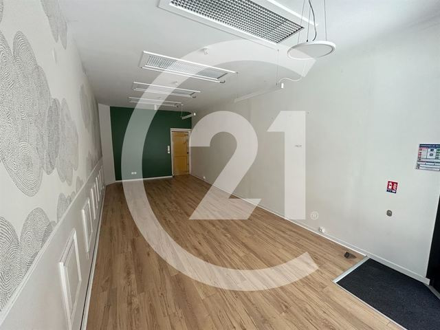 Local commercial à louer - 65.0 m2 - 26 - Drome