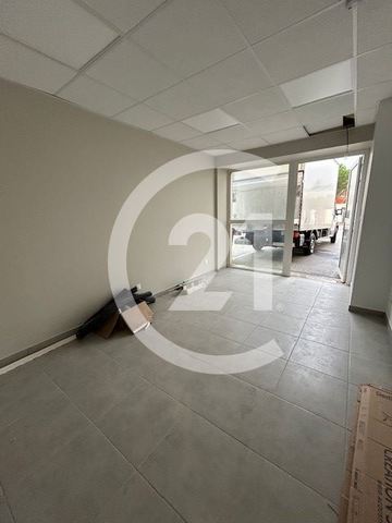 Local commercial à louer - 64.0 m2 - 26 - Drome