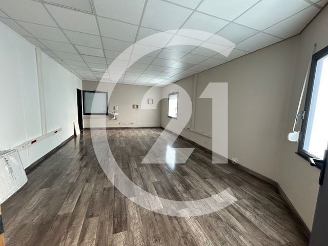 Local commercial à louer - 150.0 m2 - 07 - Ardeche