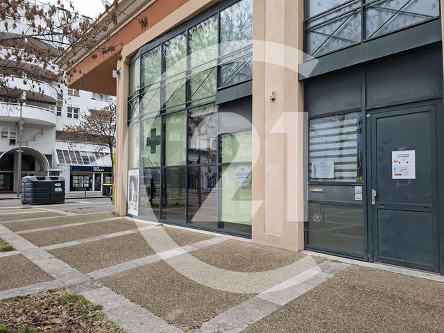 Local commercial à louer - 260.0 m2 - 26 - Drome