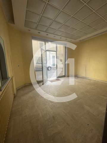 Local commercial à louer - 40.0 m2 - 26 - Drome