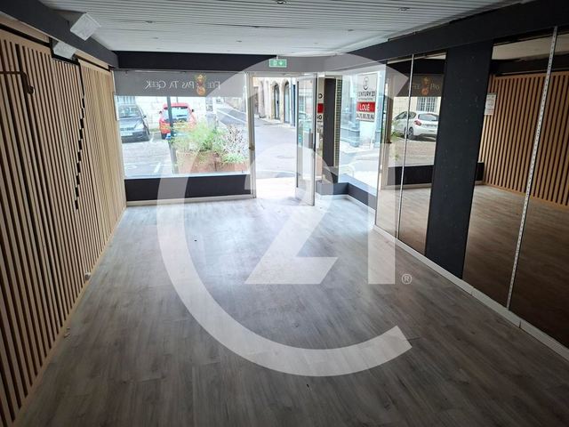 Local commercial à louer - 40.0 m2 - 26 - Drome