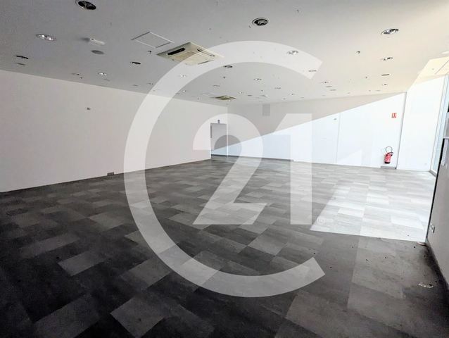 Local commercial à louer - 144.0 m2 - 26 - Drome