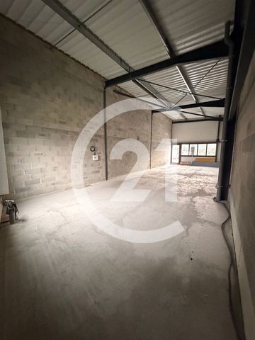 Local commercial à louer - 107.0 m2 - 26 - Drome