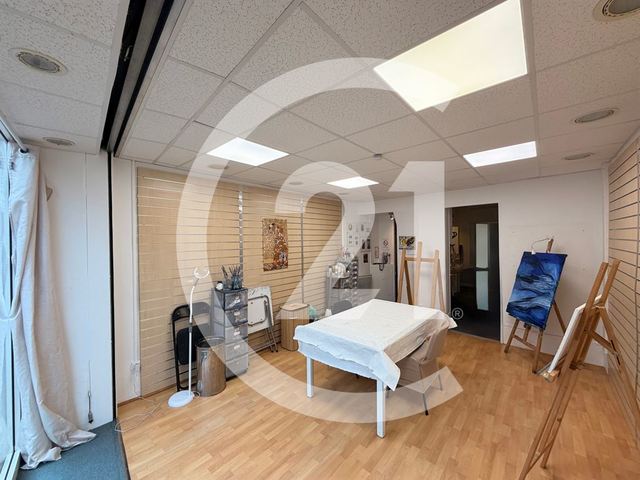 Local commercial à louer - 45.0 m2 - 26 - Drome