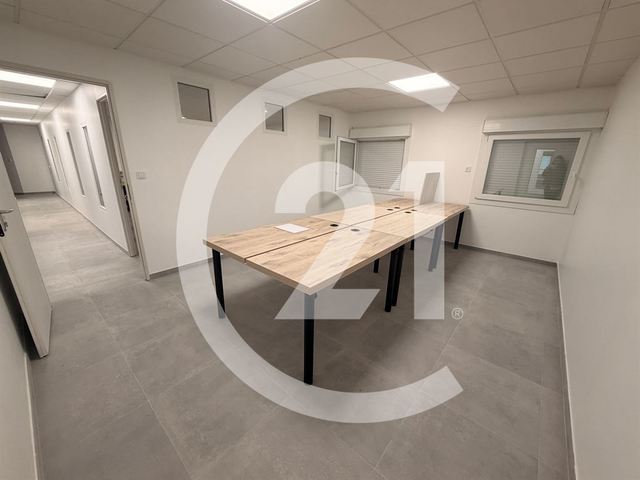 Local commercial à louer - 70.0 m2 - 26 - Drome