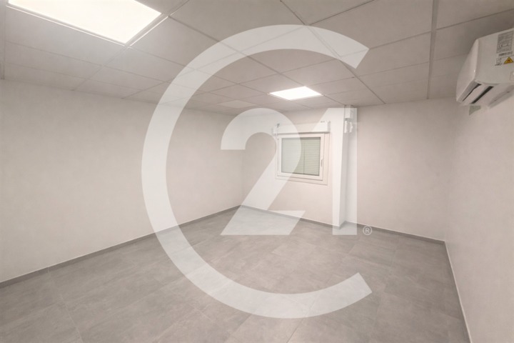 Local commercial à louer - 70.0 m2 - 26 - Drome