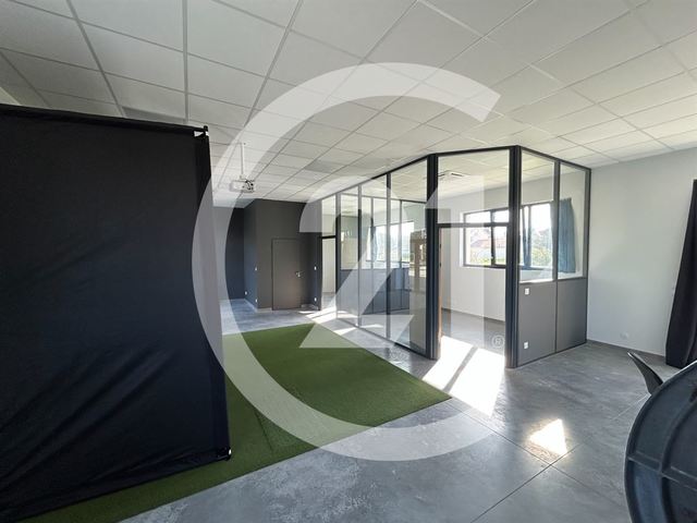 Local commercial à louer - 140.0 m2 - 07 - Ardeche