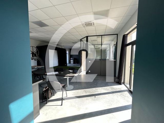 Local commercial à louer - 140.0 m2 - 07 - Ardeche