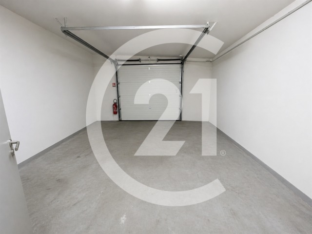 Local commercial à louer - 200.0 m2 - 26 - Drome