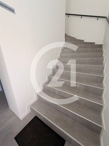Bureaux à louer - 75.0 m2 - 07 - Ardeche