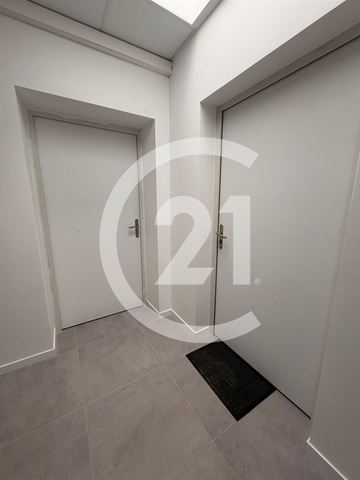 Bureaux à louer - 75.0 m2 - 07 - Ardeche