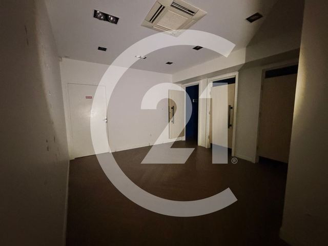 Local commercial à louer - 175.0 m2 - 26 - Drome