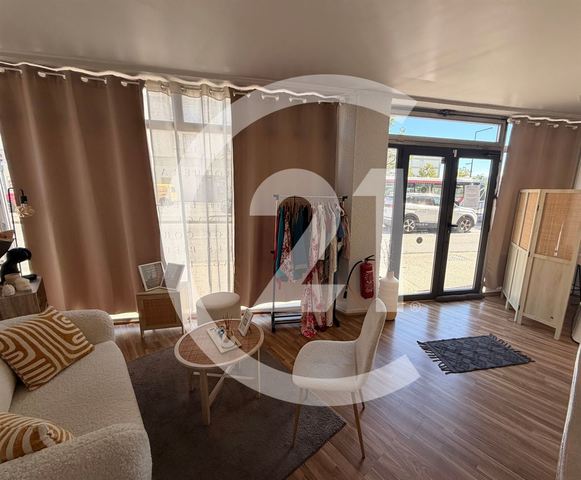 Local commercial à louer - 75.0 m2 - 26 - Drome
