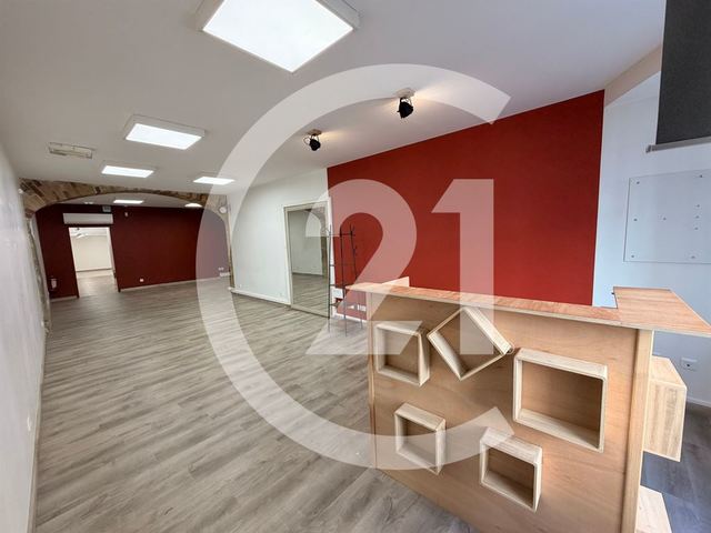 Local commercial à louer - 210.0 m2 - 26 - Drome